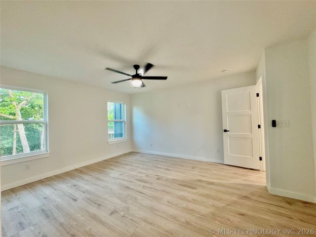 4001 S Rolling Oaks Drive, Tulsa, OK 74107