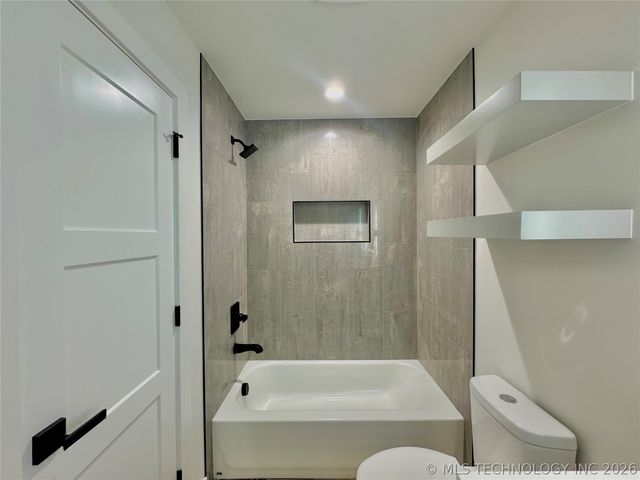 4001 S Rolling Oaks Drive, Tulsa, OK 74107