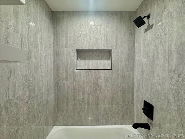 4001 S Rolling Oaks Drive, Tulsa, OK 74107