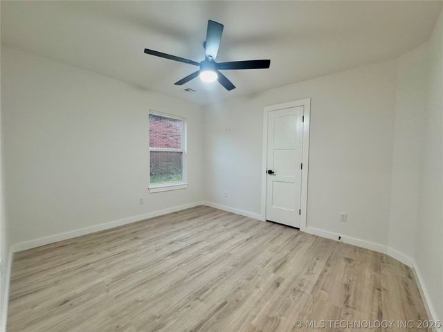 4001 S Rolling Oaks Drive, Tulsa, OK 74107