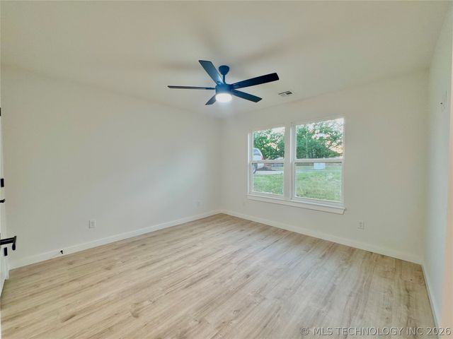 4001 S Rolling Oaks Drive, Tulsa, OK 74107