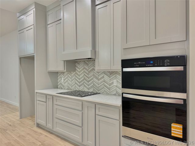 4001 S Rolling Oaks Drive, Tulsa, OK 74107