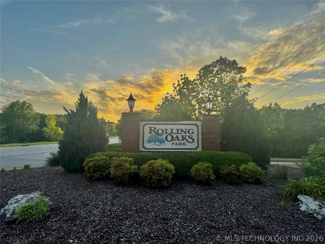 4001 S Rolling Oaks Drive, Tulsa, OK 74107