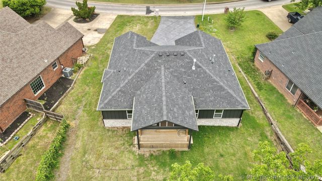 4001 S Rolling Oaks Drive, Tulsa, OK 74107