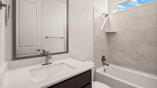 2416 Marble Avenue NE, Rio Rancho, NM 87144