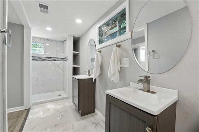 709 W 28th Street, Independence, MO 64050