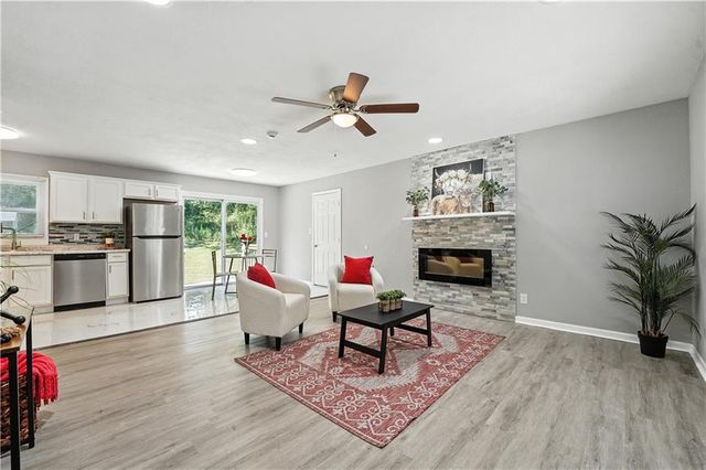 709 W 28th Street, Independence, MO 64050