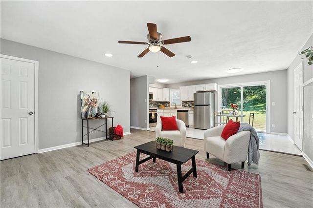 709 W 28th Street, Independence, MO 64050