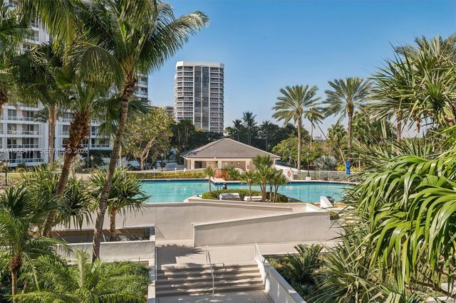 21200 Point Pl 504, Aventura, FL 33180