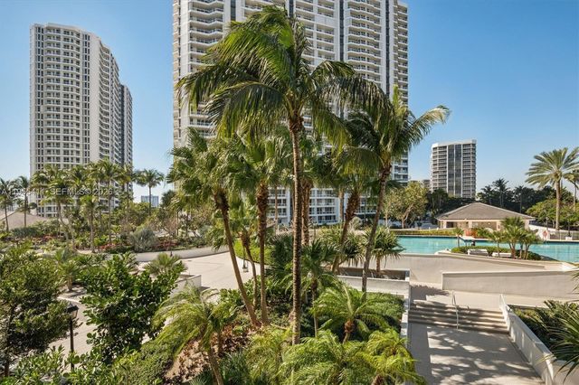 21200 Point Pl 504, Aventura, FL 33180