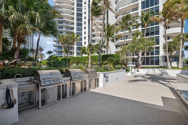 21200 Point Pl 504, Aventura, FL 33180