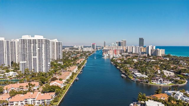 21200 Point Pl 504, Aventura, FL 33180