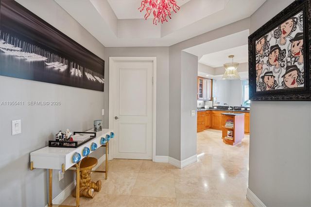 21200 Point Pl 504, Aventura, FL 33180