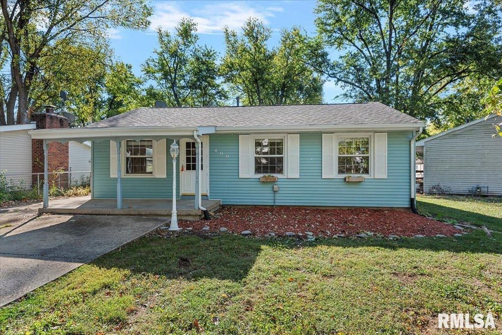 400 LEXINGTON Drive, Rochester, IL 62563