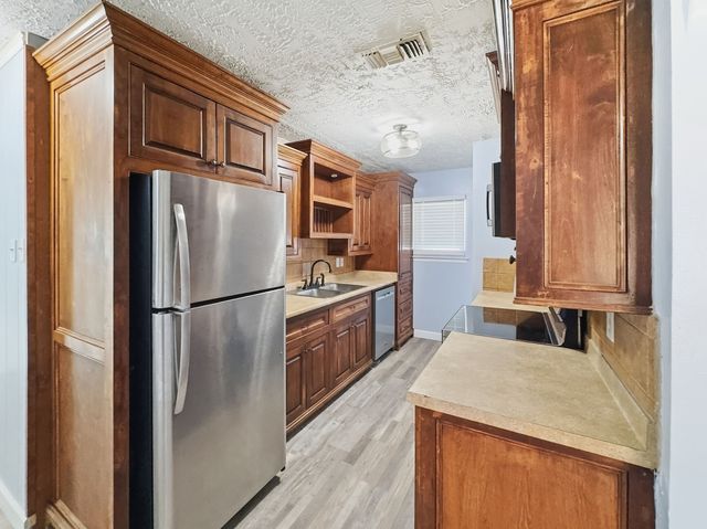 602 N Ector Drive, Euless, TX 76039