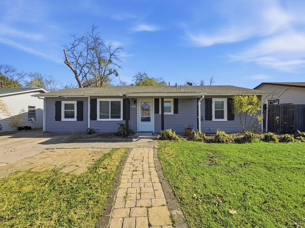 602 N Ector Drive, Euless, TX 76039