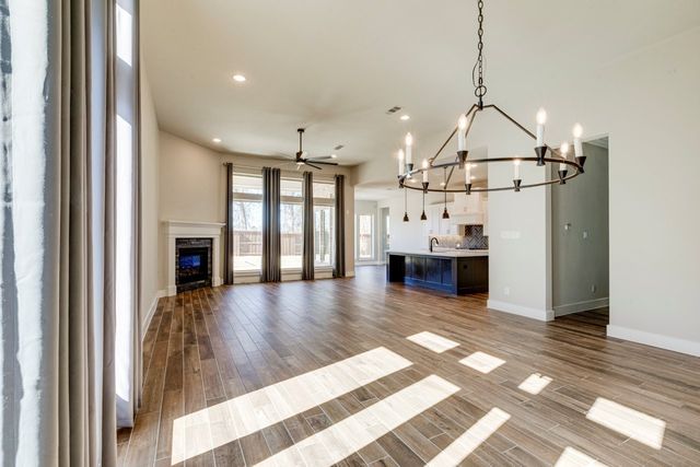 1724 Cannon Street, Van Alstyne, TX 75495