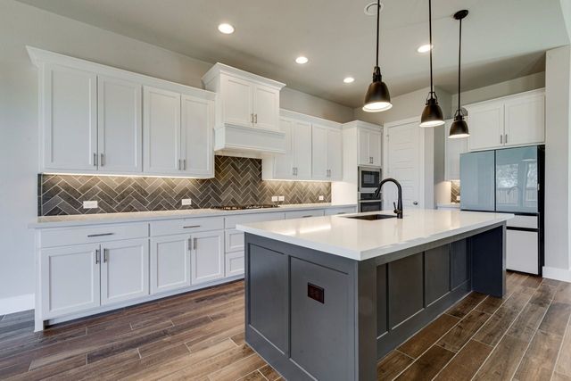 1724 Cannon Street, Van Alstyne, TX 75495