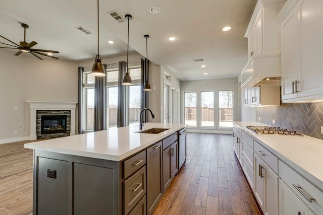 1724 Cannon Street, Van Alstyne, TX 75495