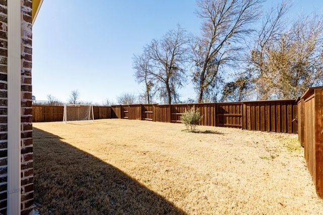 1724 Cannon Street, Van Alstyne, TX 75495