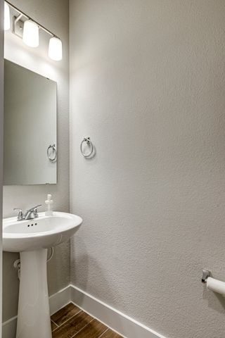 1724 Cannon Street, Van Alstyne, TX 75495