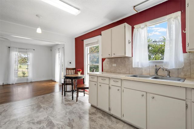 450 Illinois Avenue, China Spring, TX 76633