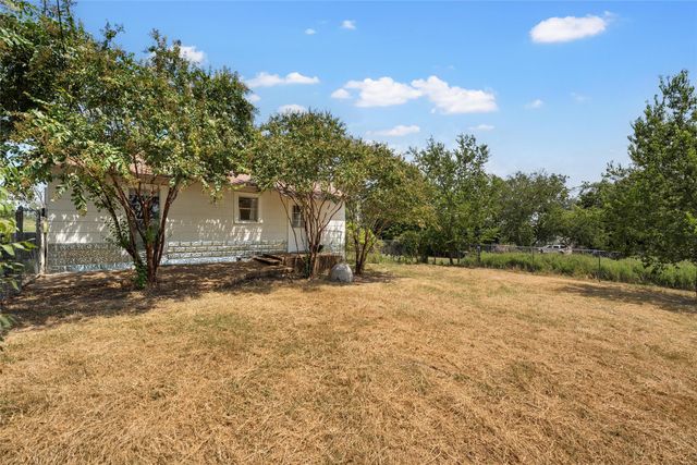 450 Illinois Avenue, China Spring, TX 76633