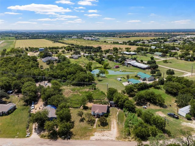 450 Illinois Avenue, China Spring, TX 76633