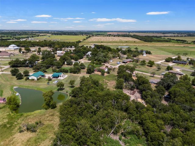 450 Illinois Avenue, China Spring, TX 76633
