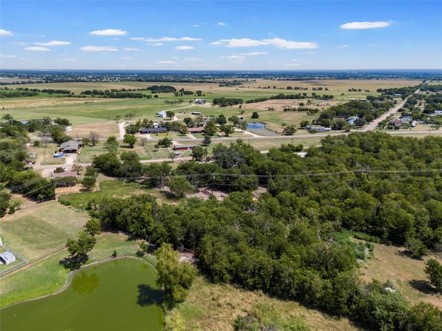 450 Illinois Avenue, China Spring, TX 76633