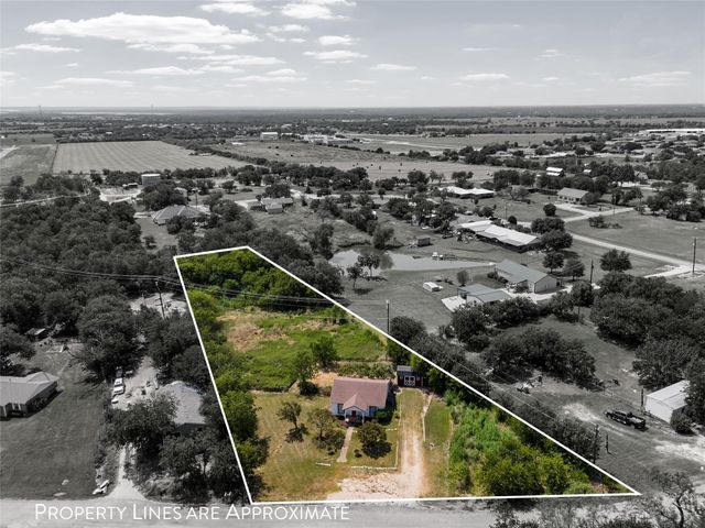 450 Illinois Avenue, China Spring, TX 76633