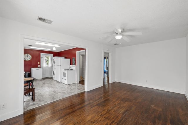 450 Illinois Avenue, China Spring, TX 76633