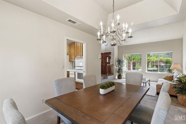 100 Stockdale Circle, Bakersfield, CA 93309