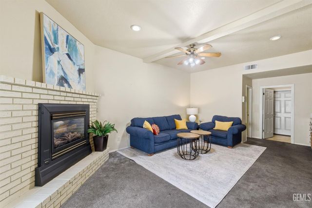 100 Stockdale Circle, Bakersfield, CA 93309