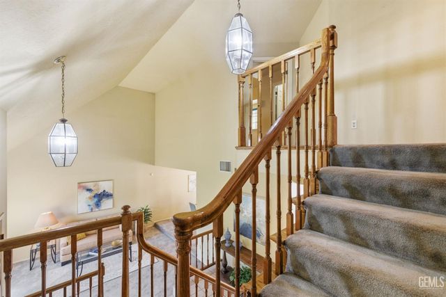 100 Stockdale Circle, Bakersfield, CA 93309
