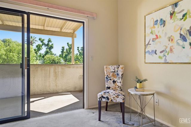 100 Stockdale Circle, Bakersfield, CA 93309