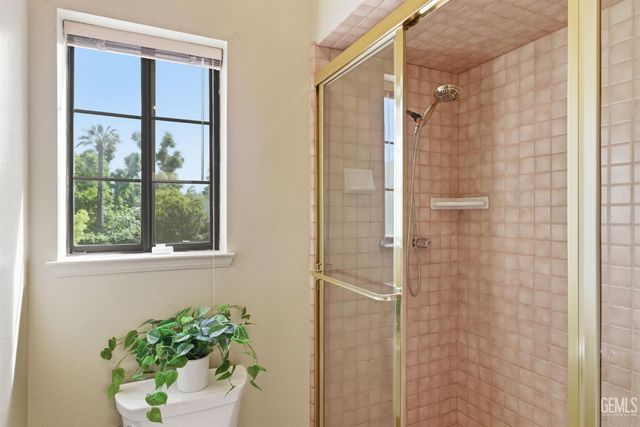 100 Stockdale Circle, Bakersfield, CA 93309