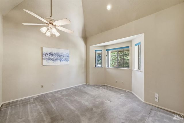 100 Stockdale Circle, Bakersfield, CA 93309