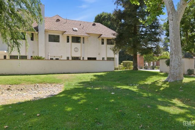 100 Stockdale Circle, Bakersfield, CA 93309
