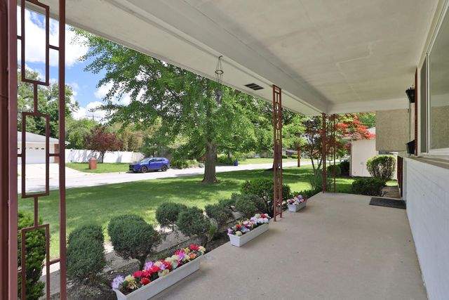 999 Brentford Drive, Columbus, OH 43220