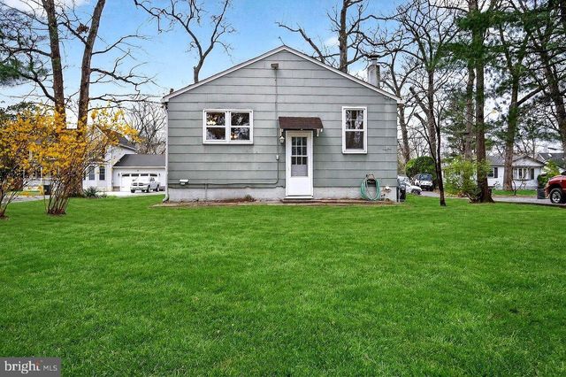 9 SPRUCE LN, Hainesport, NJ 08036