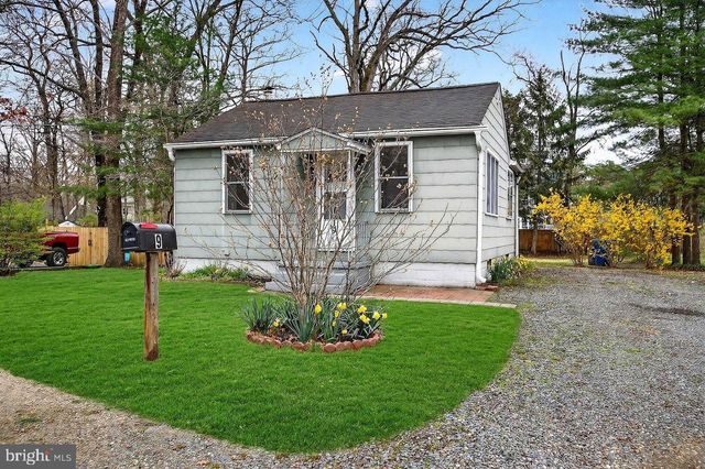 9 SPRUCE LN, Hainesport, NJ 08036