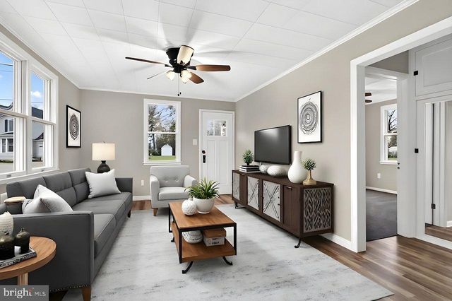 9 SPRUCE LN, Hainesport, NJ 08036