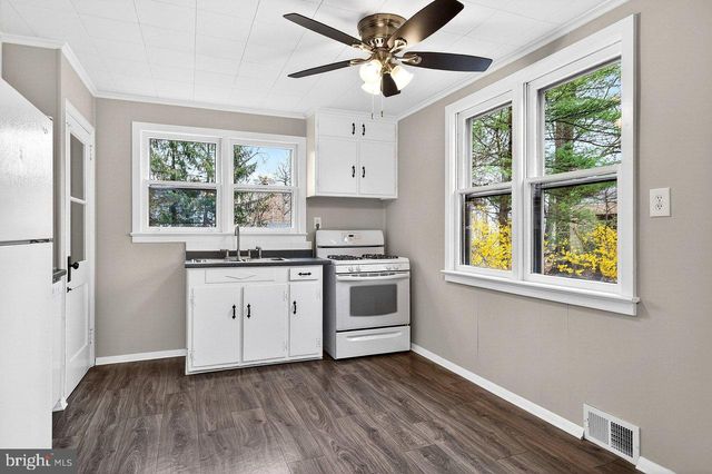 9 SPRUCE LN, Hainesport, NJ 08036