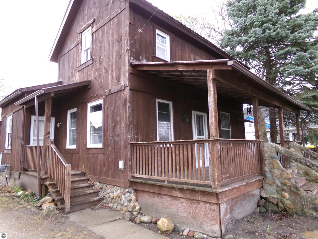 Image 13 of property listing at 116 N Main Street, St Louis, MI 48880