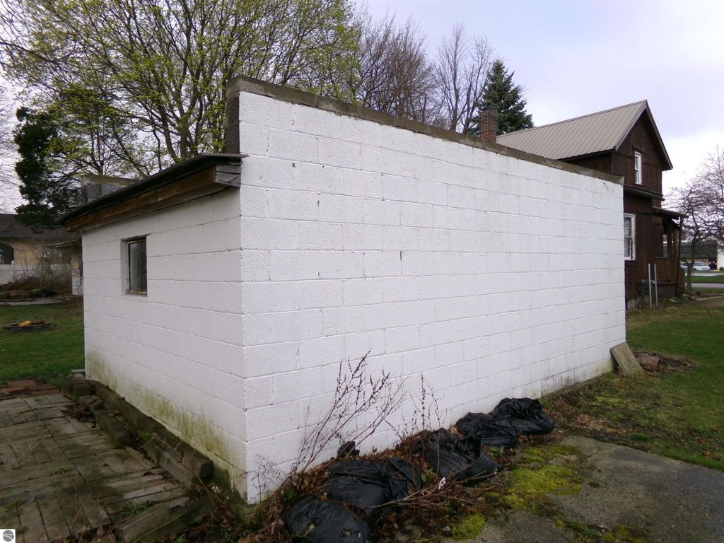 Image 44 of property listing at 116 N Main Street, St Louis, MI 48880