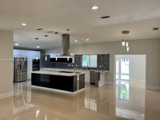 9845 NW 25th Terrace, Doral, FL 33172