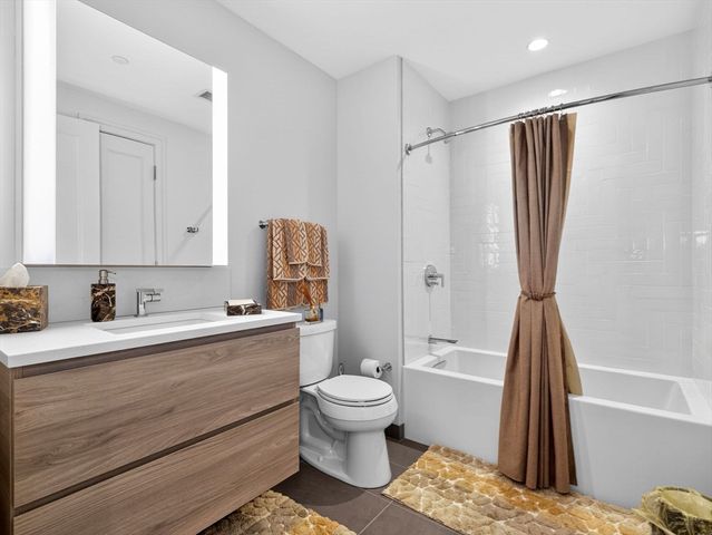 135 Seaport Blvd 2008, Boston, MA 02210