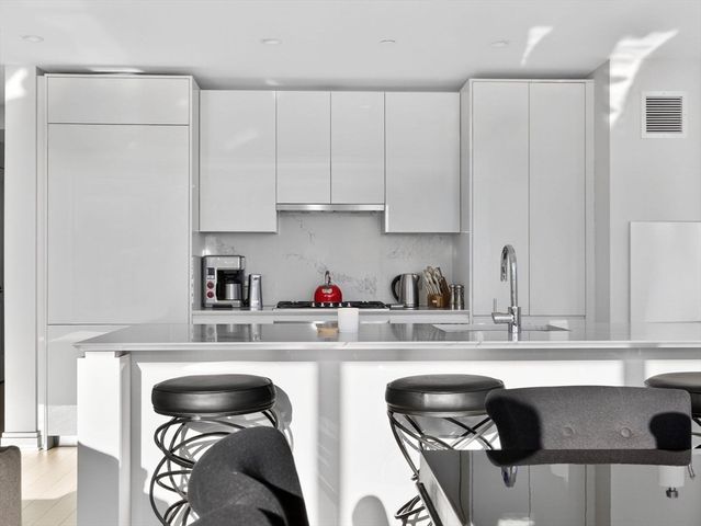 135 Seaport Blvd 2008, Boston, MA 02210