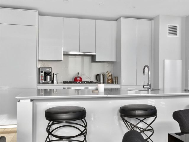 135 Seaport Blvd 2008, Boston, MA 02210